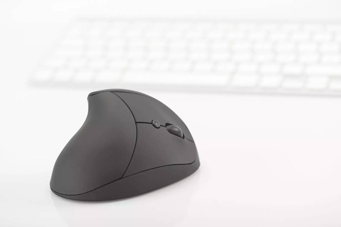 Ergonomic wireless mouse